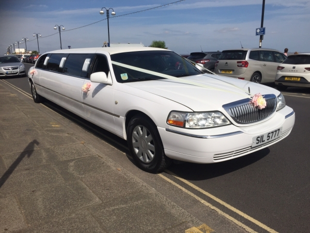 Select limos Lincoln stretched white Limousine
