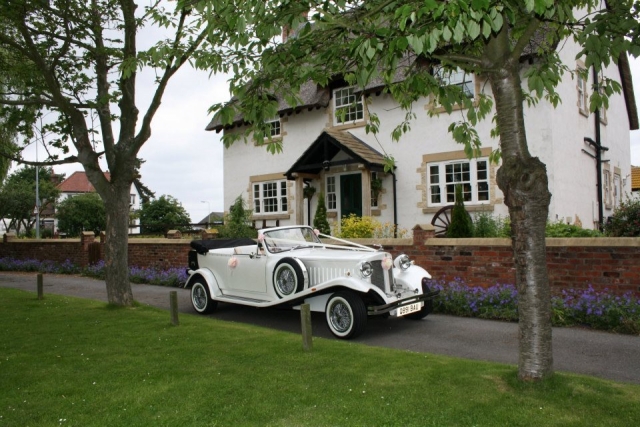 Select limos vintage style 1930’s wedding car in white we call her Bella